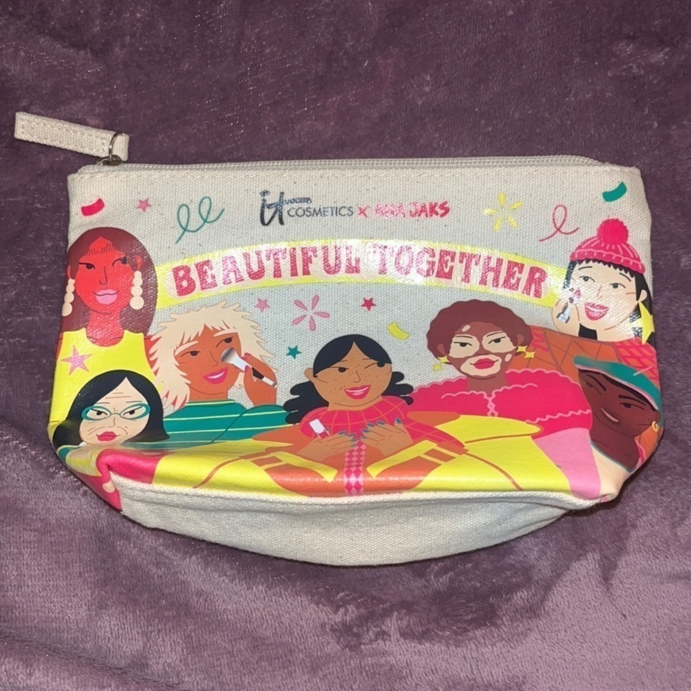 It Cosmetics New‎ no tags